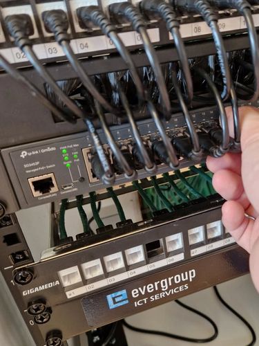 Installation d'équipements.